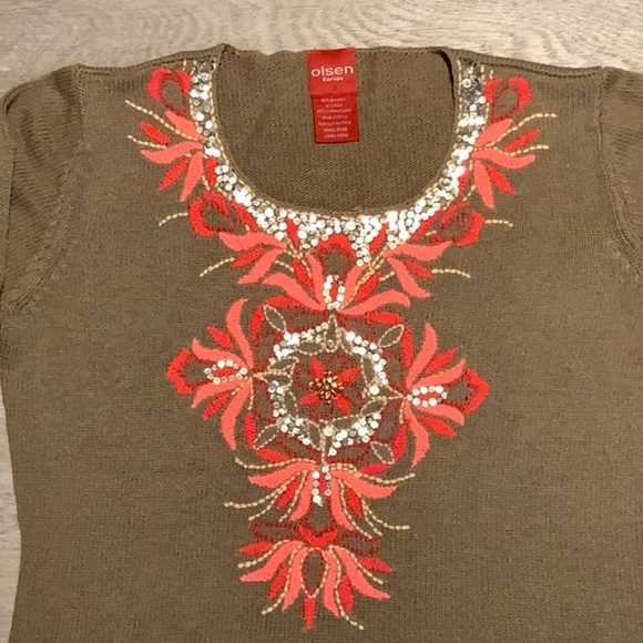 OLSEN Size 6/8US Beautifully Embroidered and Sequenced Sweater. - Picture 2 of 4